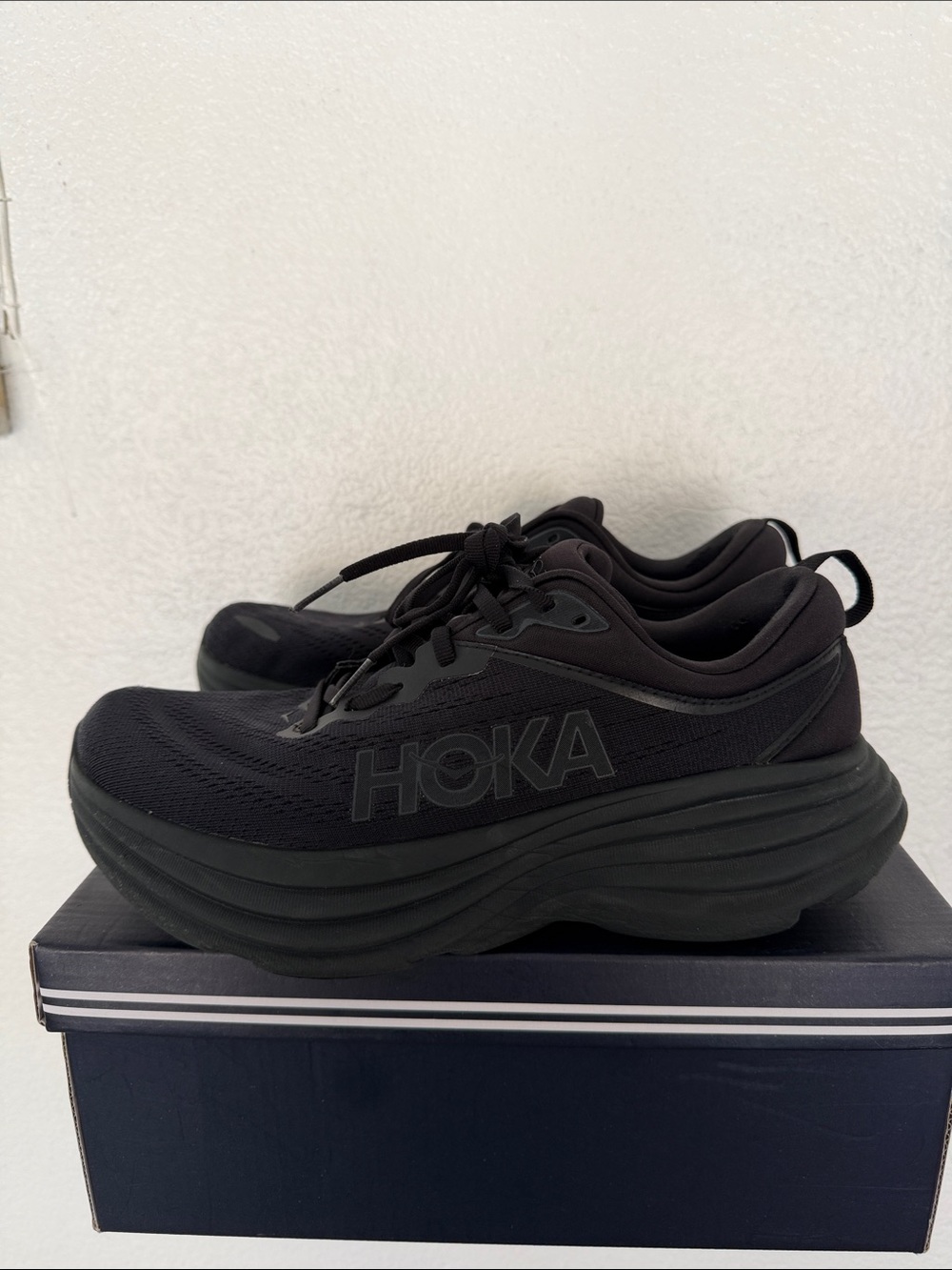 HOKA ONE ONE Women’s Bondi 8 Wide – Black/Black Size 8.5D